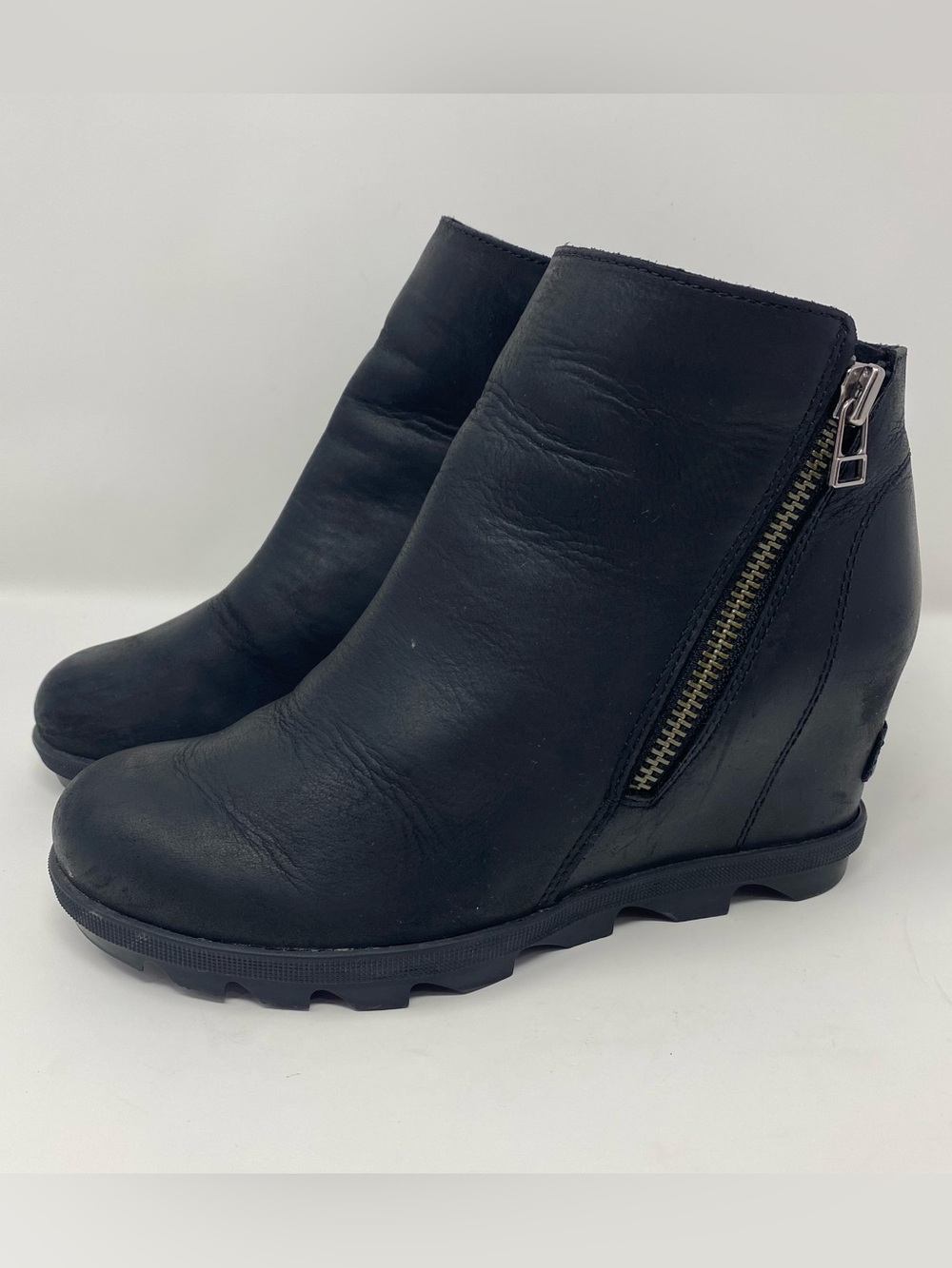Sorel Womens 7 Joan of Arctic Wedge II Zip Boot Black Leather Rain Boots Comfort